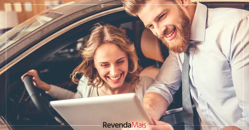 Cadastro de clientes em loja de veículos